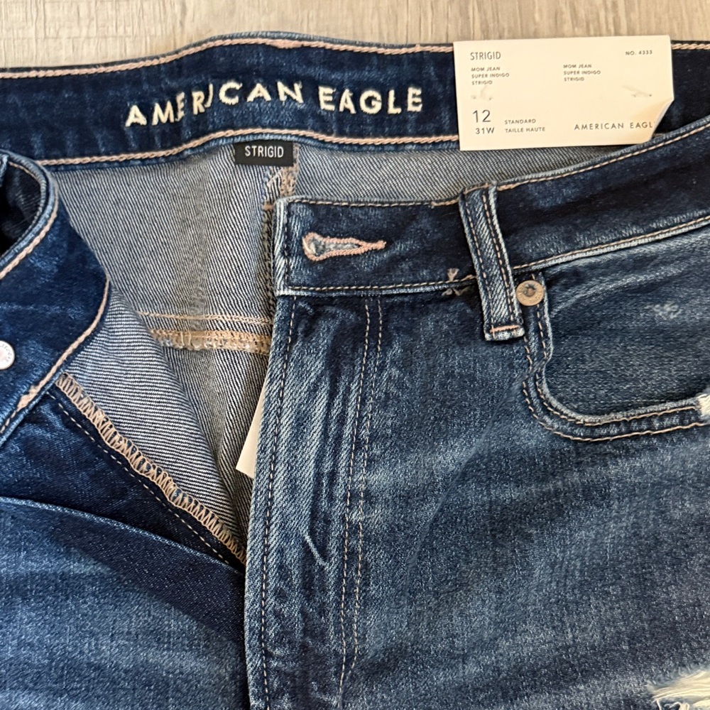 American Eagle Outfitters Ripped Dark Blue Jeans - Picture 3 of 9